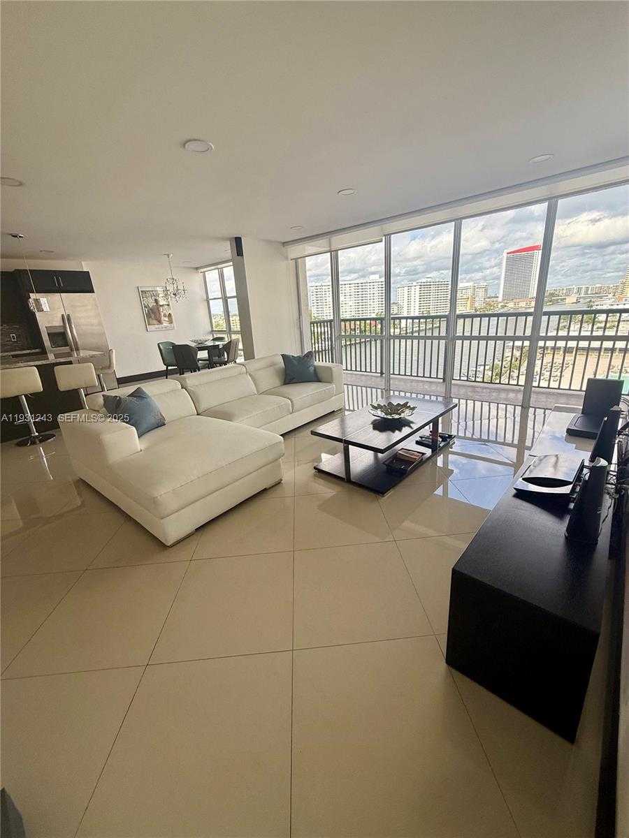 Imagen de Pequeño Objeto