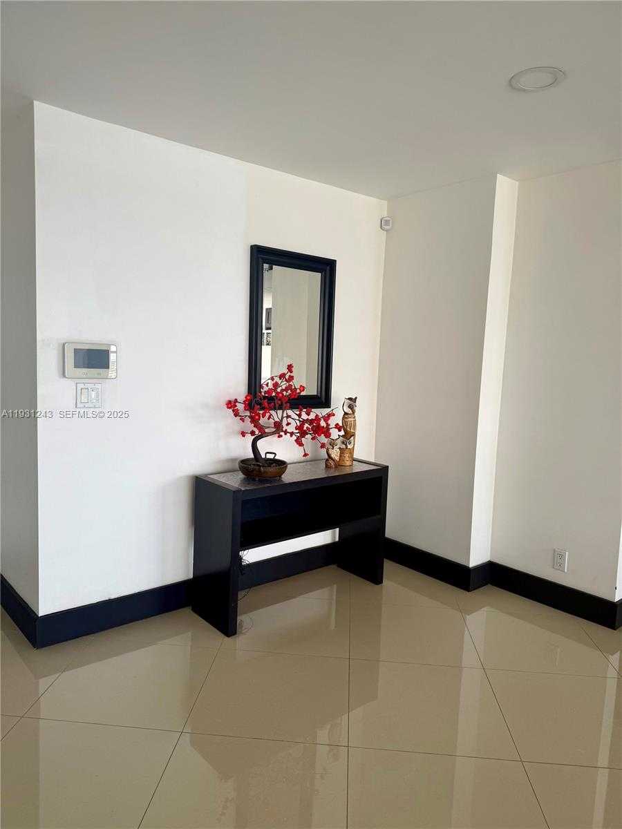 Imagen de Pequeño Objeto