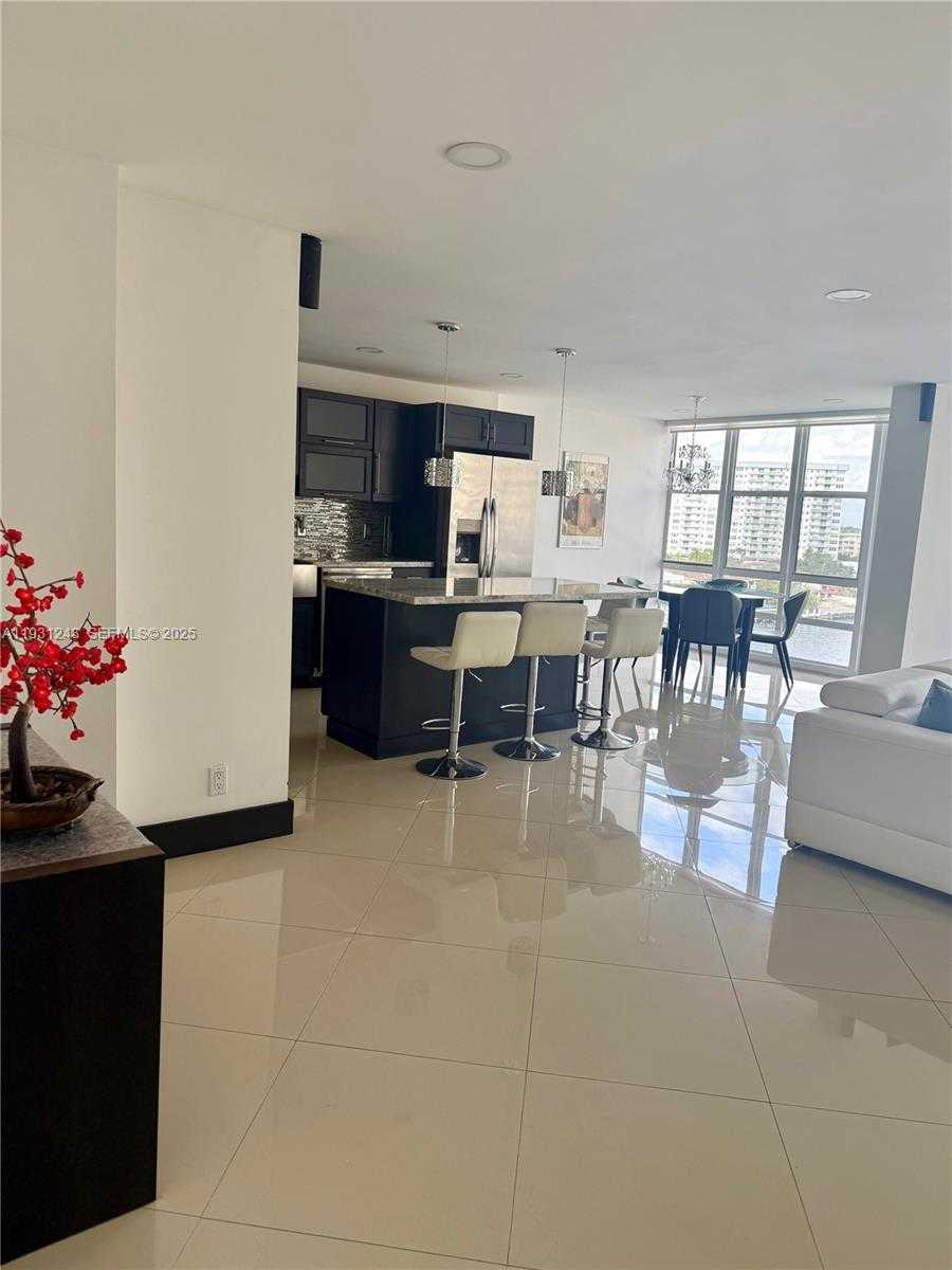 Imagen de Pequeño Objeto