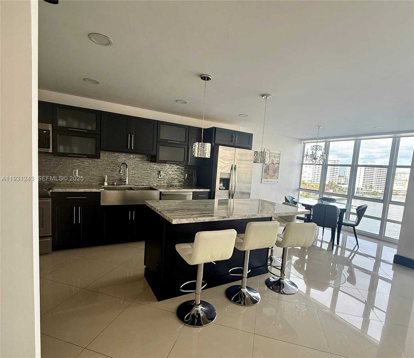 Imagen de Pequeño Objeto