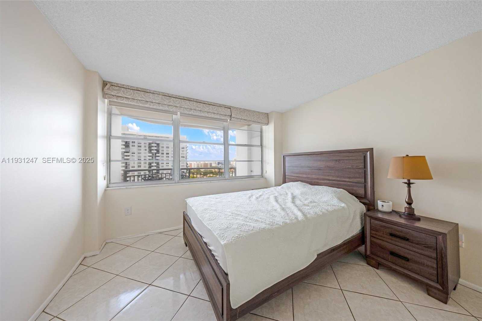 Small Image of 18081 BISCAYNE BLVD #1401, Aventura Number 11