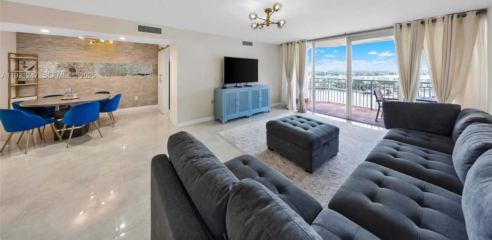 Small Image of 18081 BISCAYNE BLVD #1401, Aventura Number 12