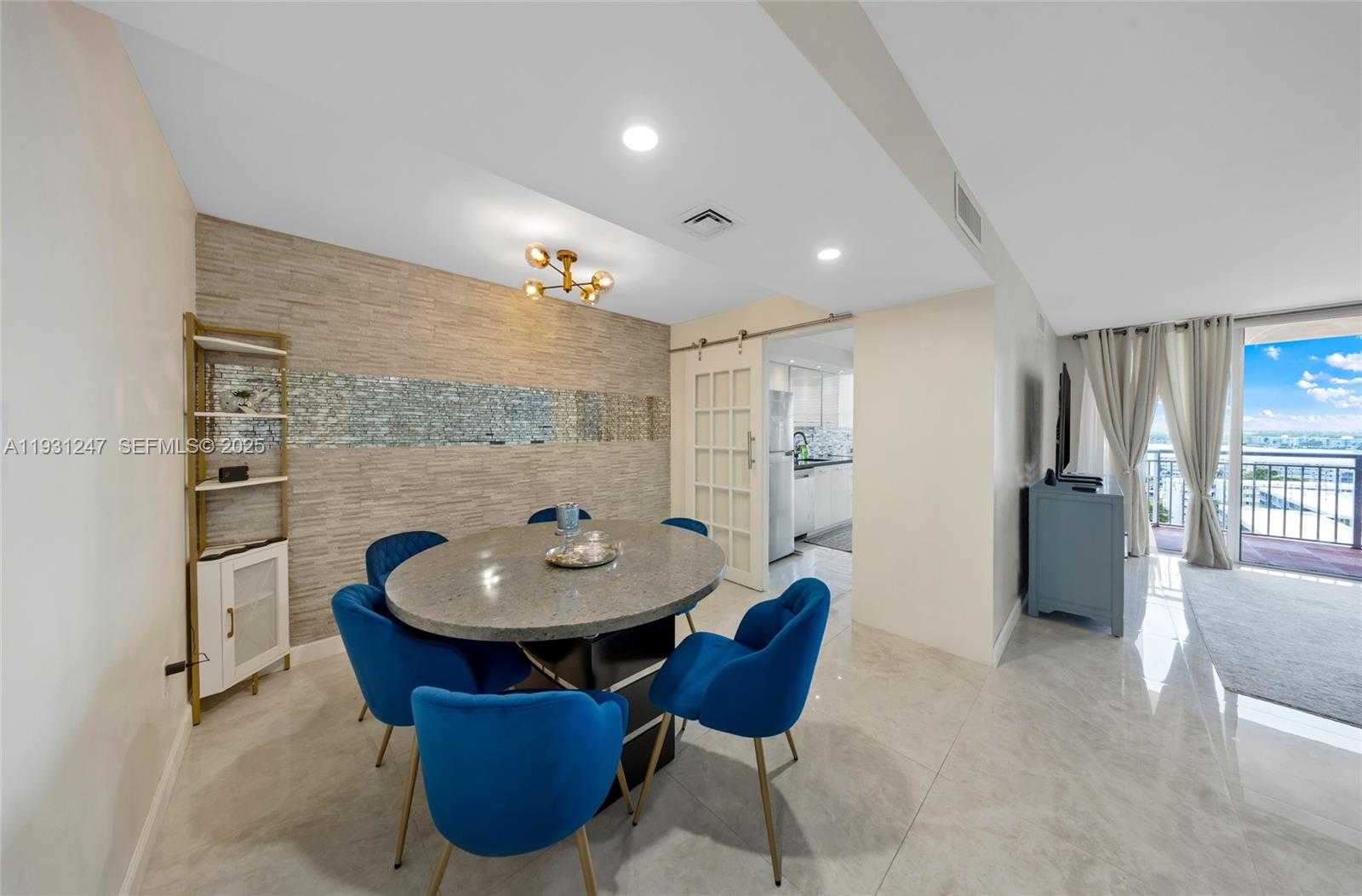 Small Image of 18081 BISCAYNE BLVD #1401, Aventura Number 13