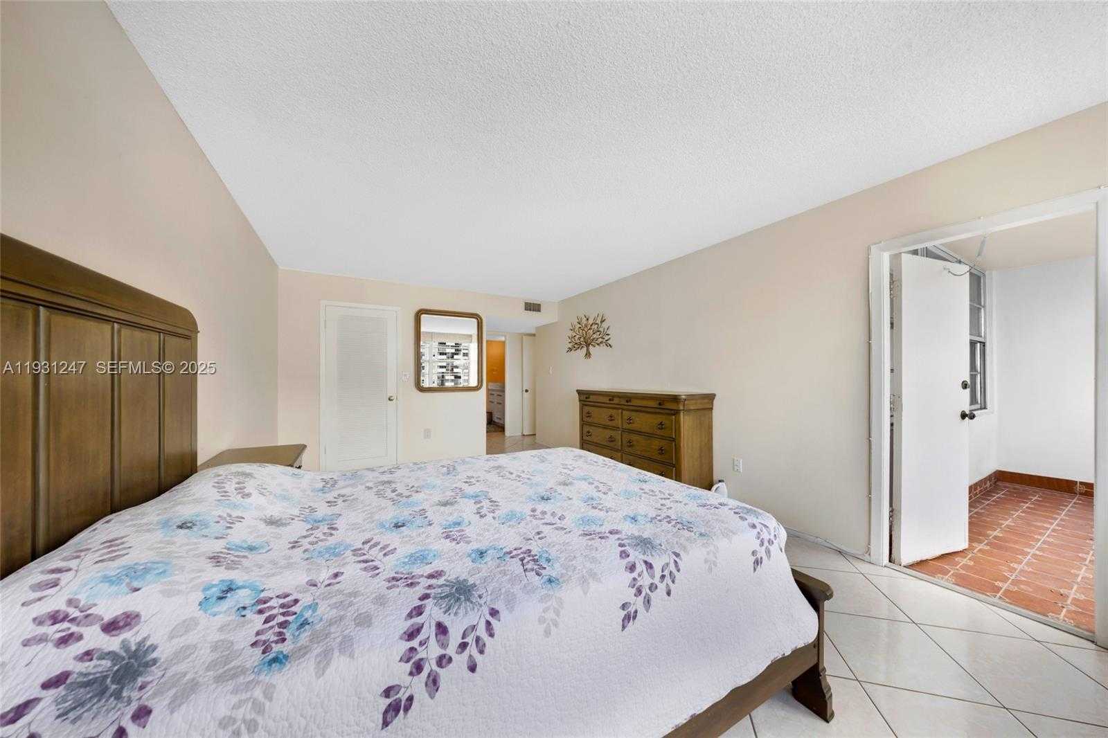 Small Image of 18081 BISCAYNE BLVD #1401, Aventura Number 18