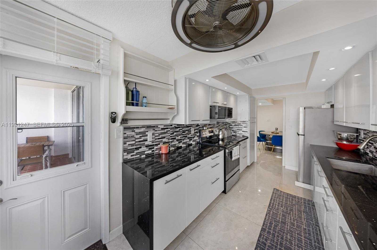 Small Image of 18081 BISCAYNE BLVD #1401, Aventura Number 21