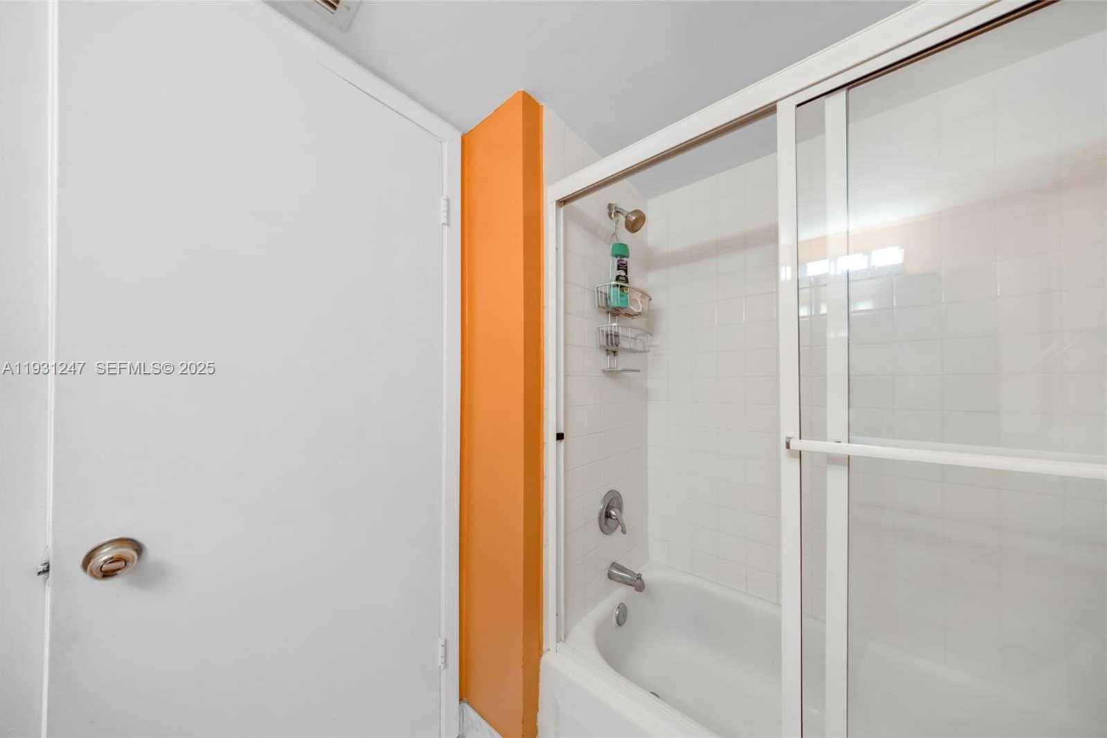 Small Image of 18081 BISCAYNE BLVD #1401, Aventura Number 26