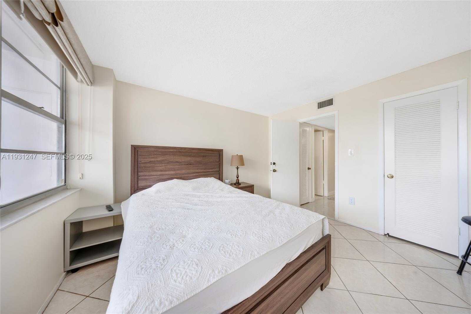 Small Image of 18081 BISCAYNE BLVD #1401, Aventura Number 27