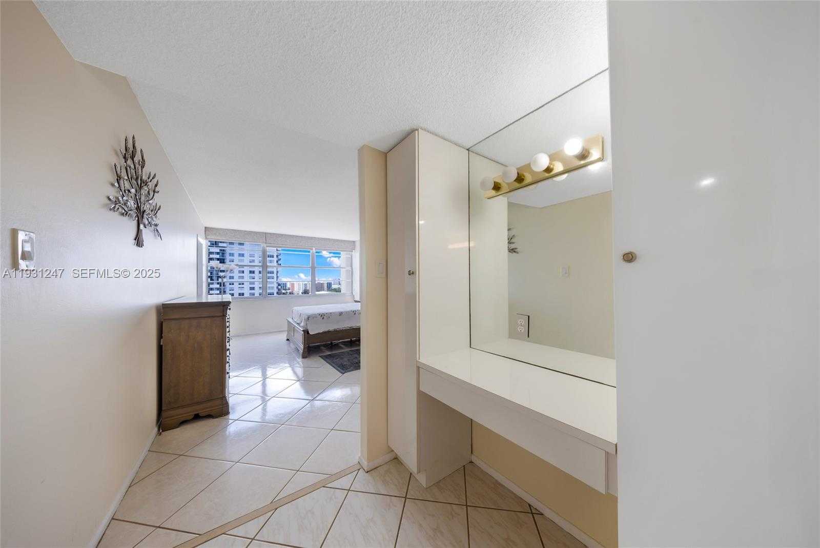 Small Image of 18081 BISCAYNE BLVD #1401, Aventura Number 29
