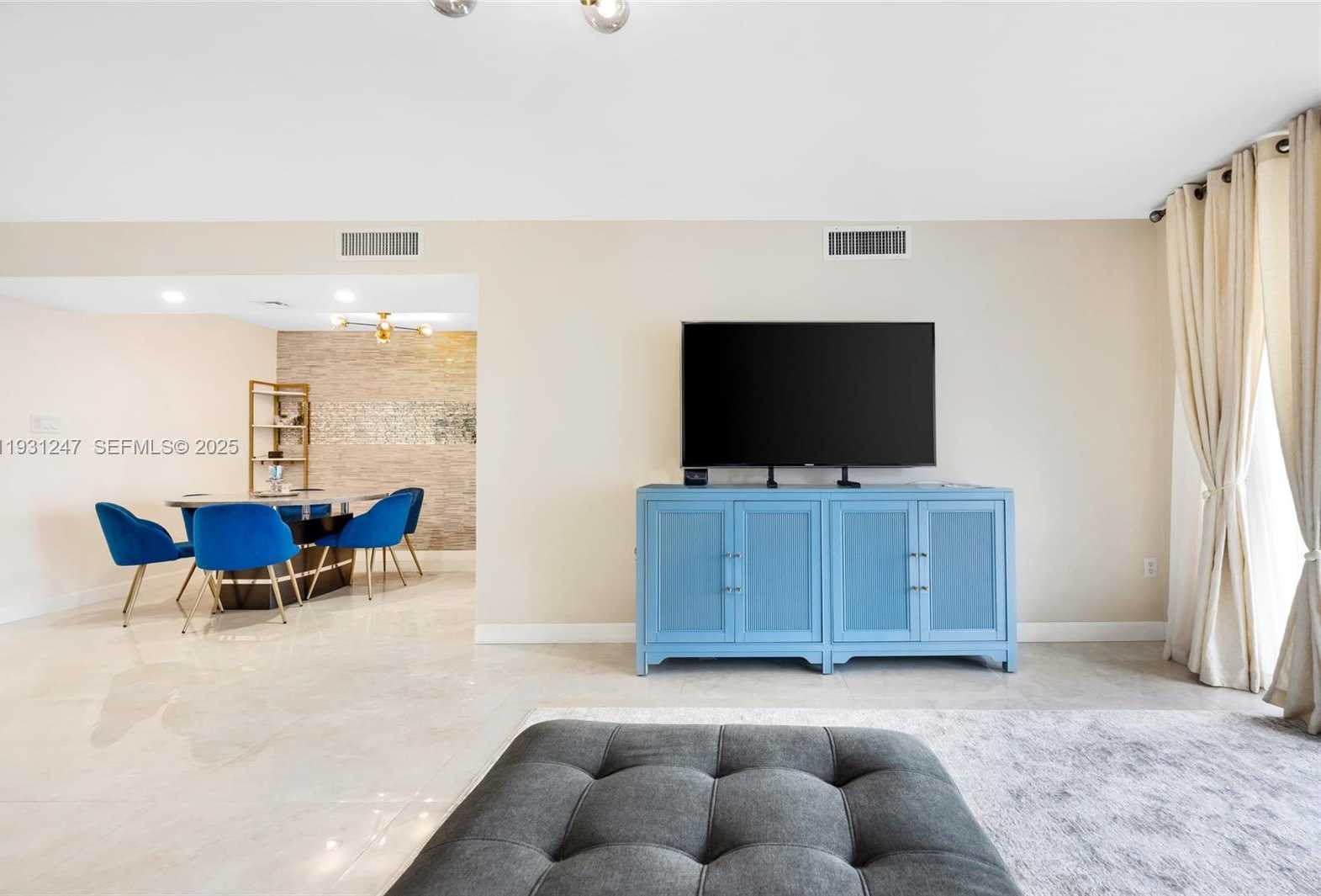 Small Image of 18081 BISCAYNE BLVD #1401, Aventura Number 34