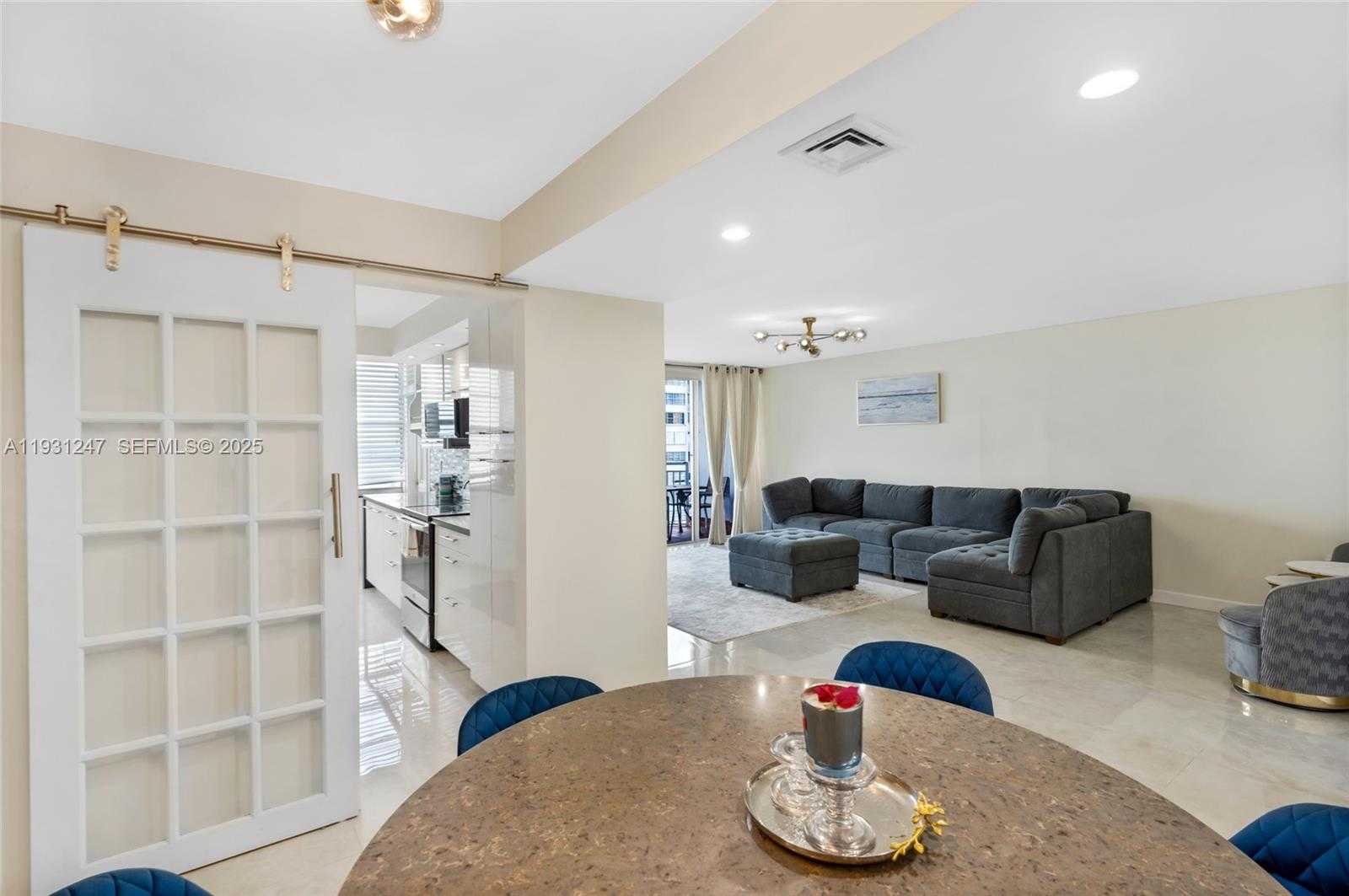 Small Image of 18081 BISCAYNE BLVD #1401, Aventura Number 35