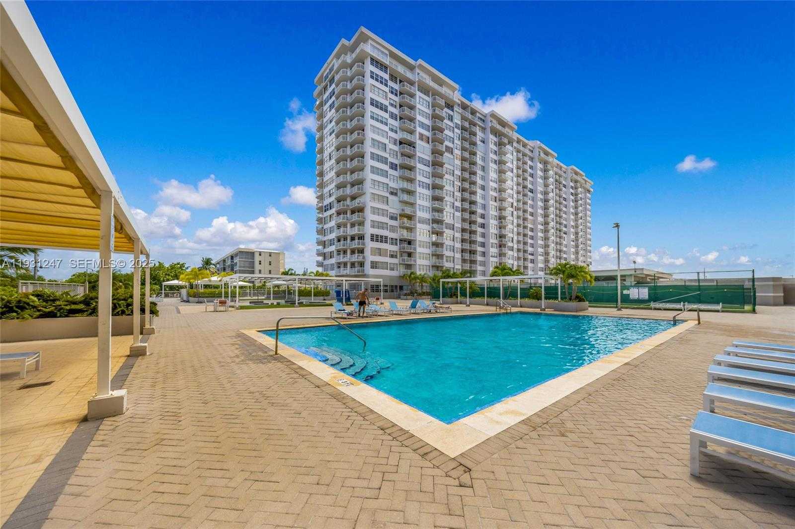 Small Image of 18081 BISCAYNE BLVD #1401, Aventura Number 5