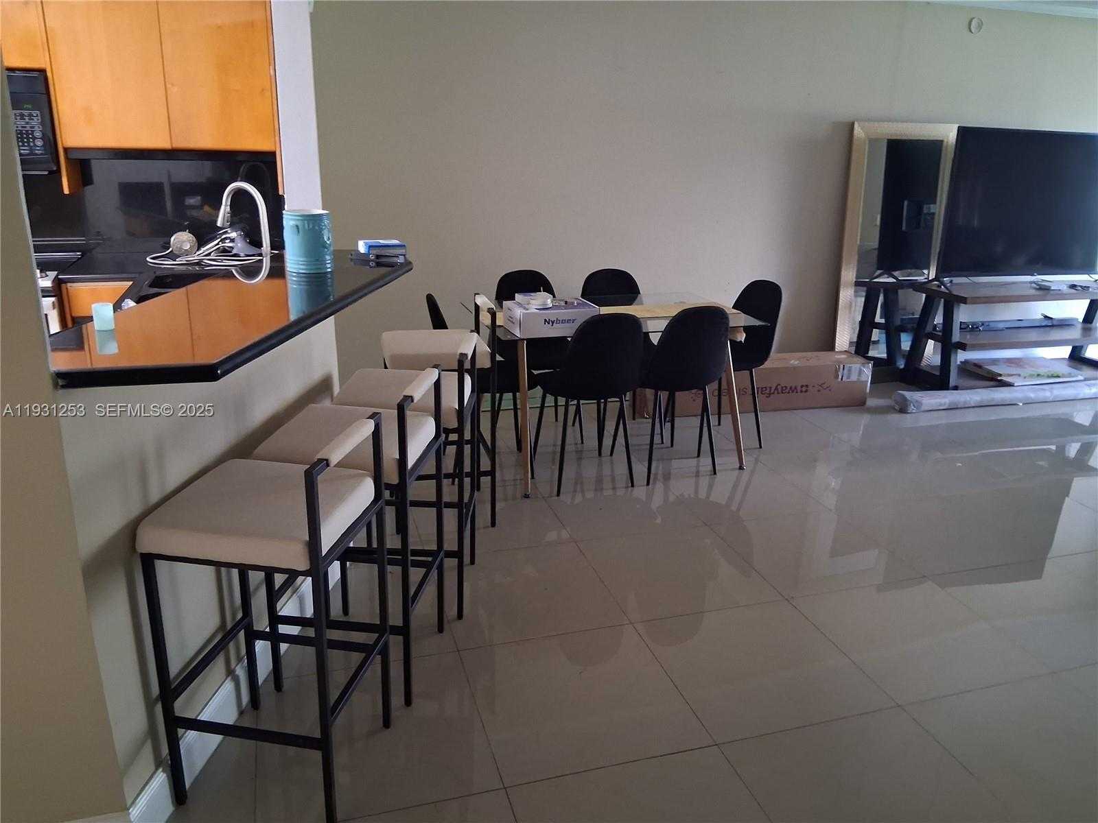 Small Image of 1750 NE 191st St, Miami, FL 33179, USA Number 15