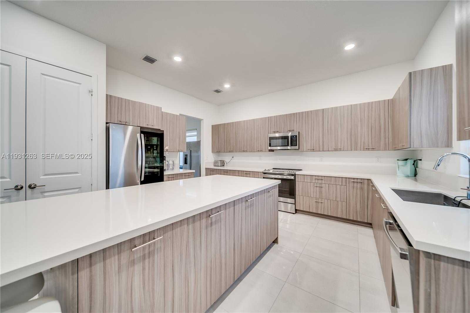 Small Image of 4416 SOUTH WEST 174TH AVE #4416, Miramar Number 17