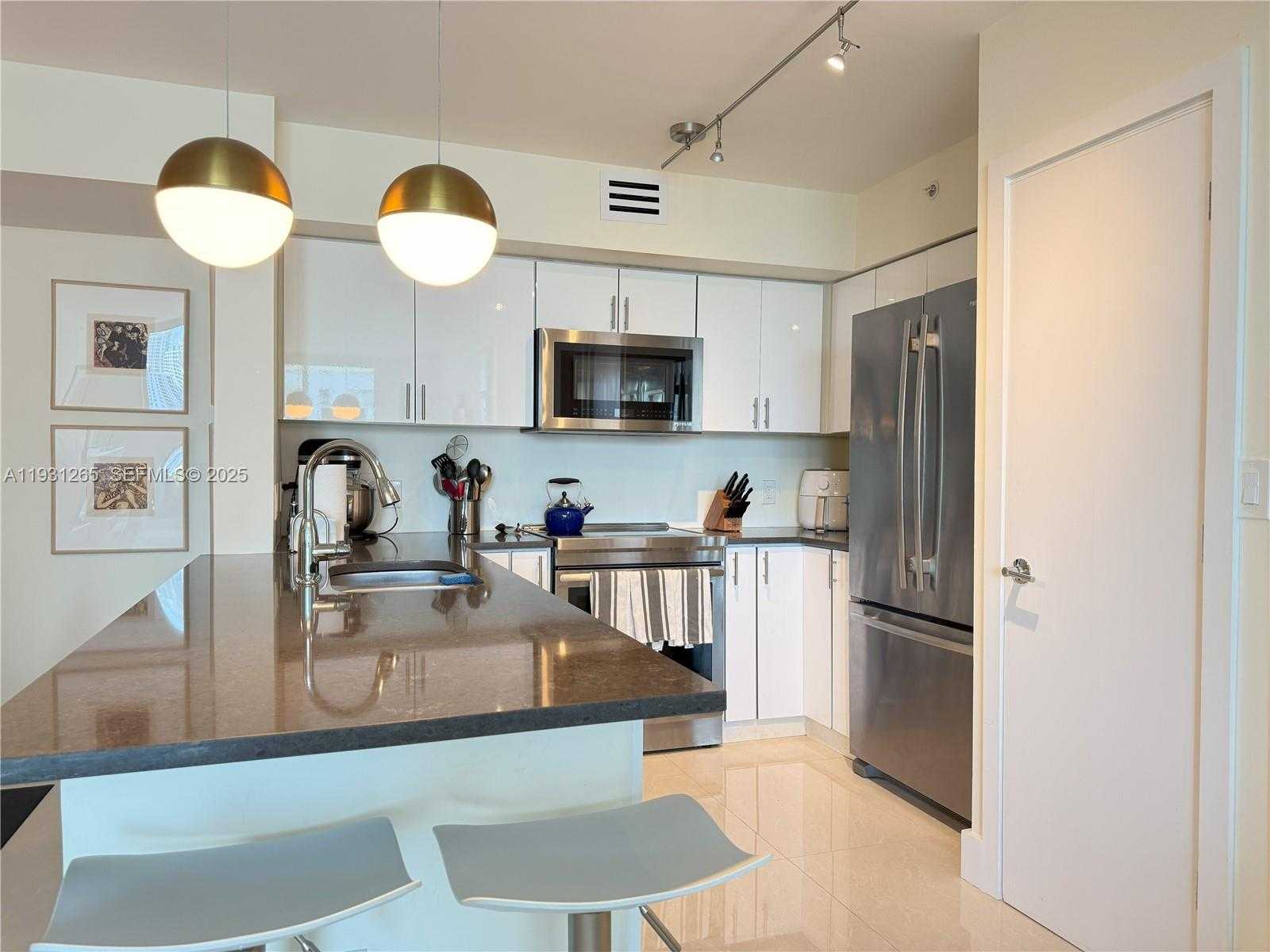 Small Image of 1155 BRICKELL BAY DR #2108, Miami Number 11