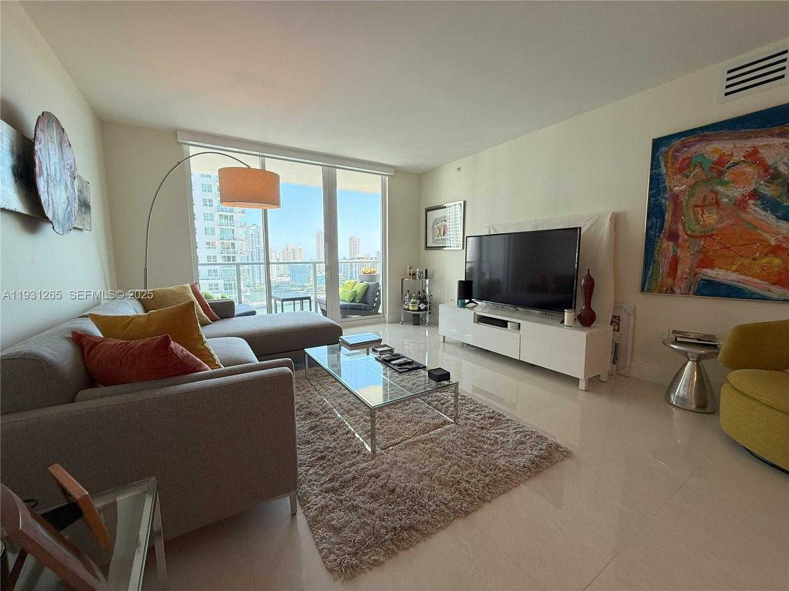 Small Image of 1155 BRICKELL BAY DR #2108, Miami Number 12
