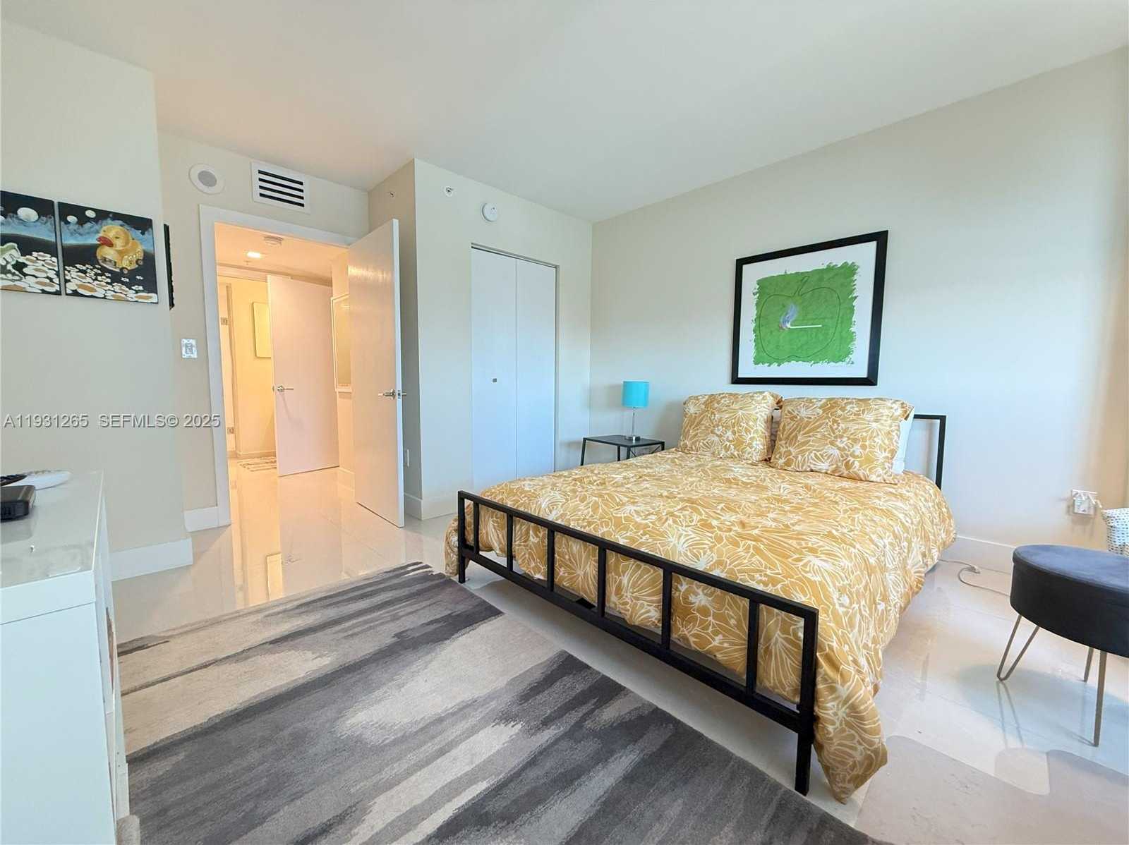Small Image of 1155 BRICKELL BAY DR #2108, Miami Number 18