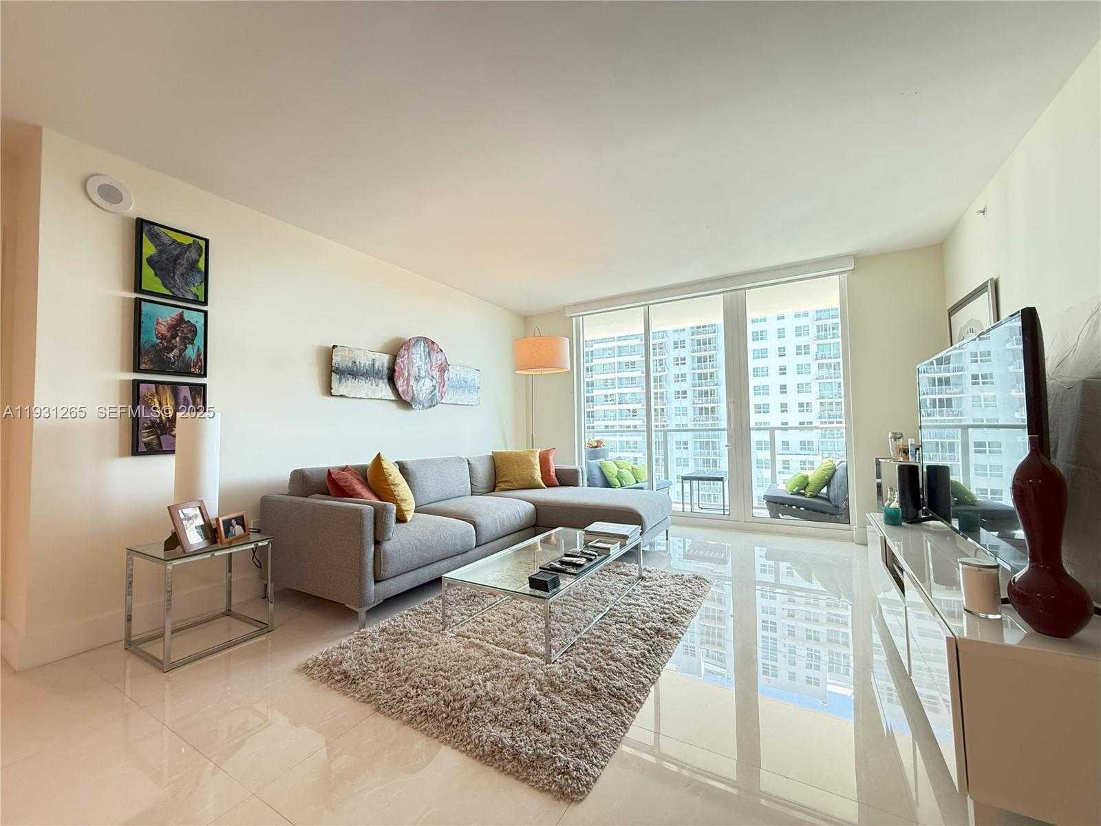 Small Image of 1155 BRICKELL BAY DR #2108, Miami Number 6