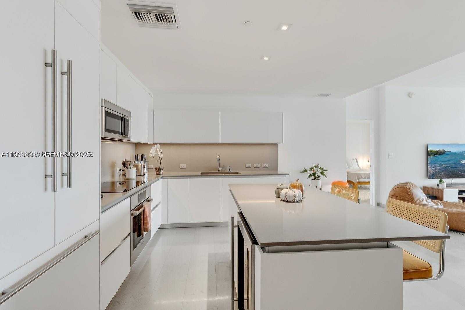 Small Image of 88 SOUTH WEST 7TH ST #1710, Miami Number 2