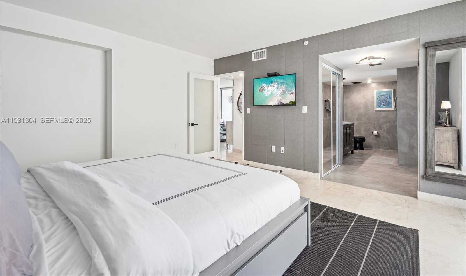 Small Image of 1900 SUNSET HARBOUR DR #1715, Miami Beach Number 11