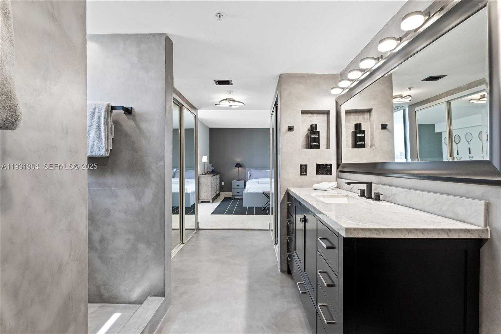 Small Image of 1900 SUNSET HARBOUR DR #1715, Miami Beach Number 14