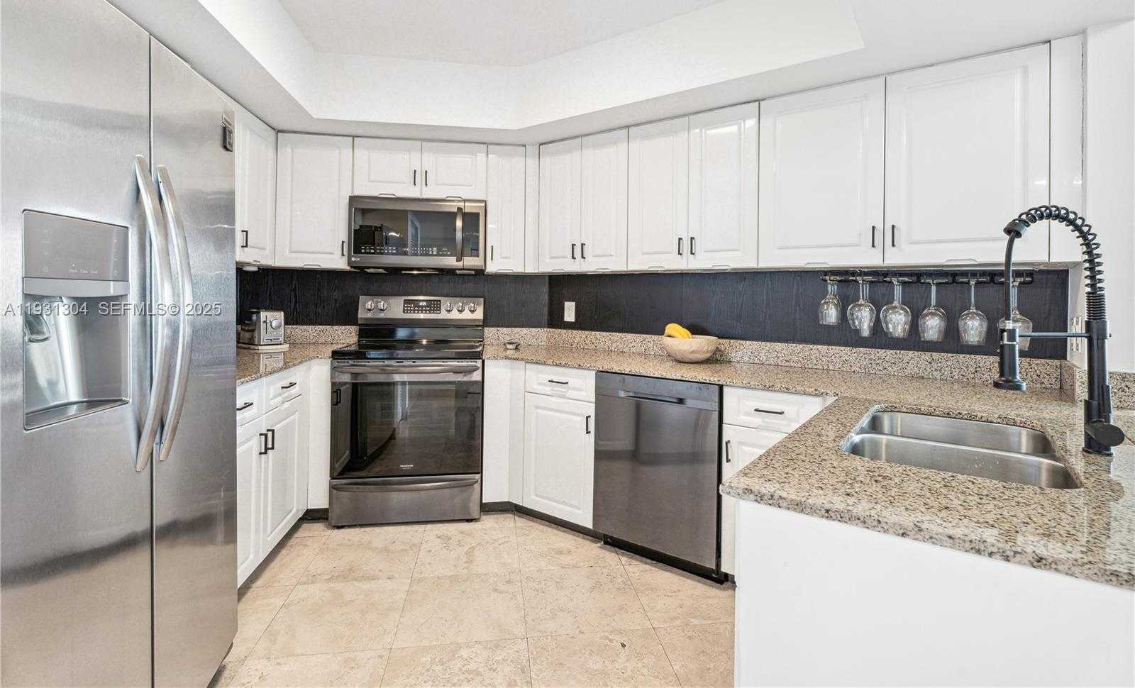 Small Image of 1900 SUNSET HARBOUR DR #1715, Miami Beach Number 5