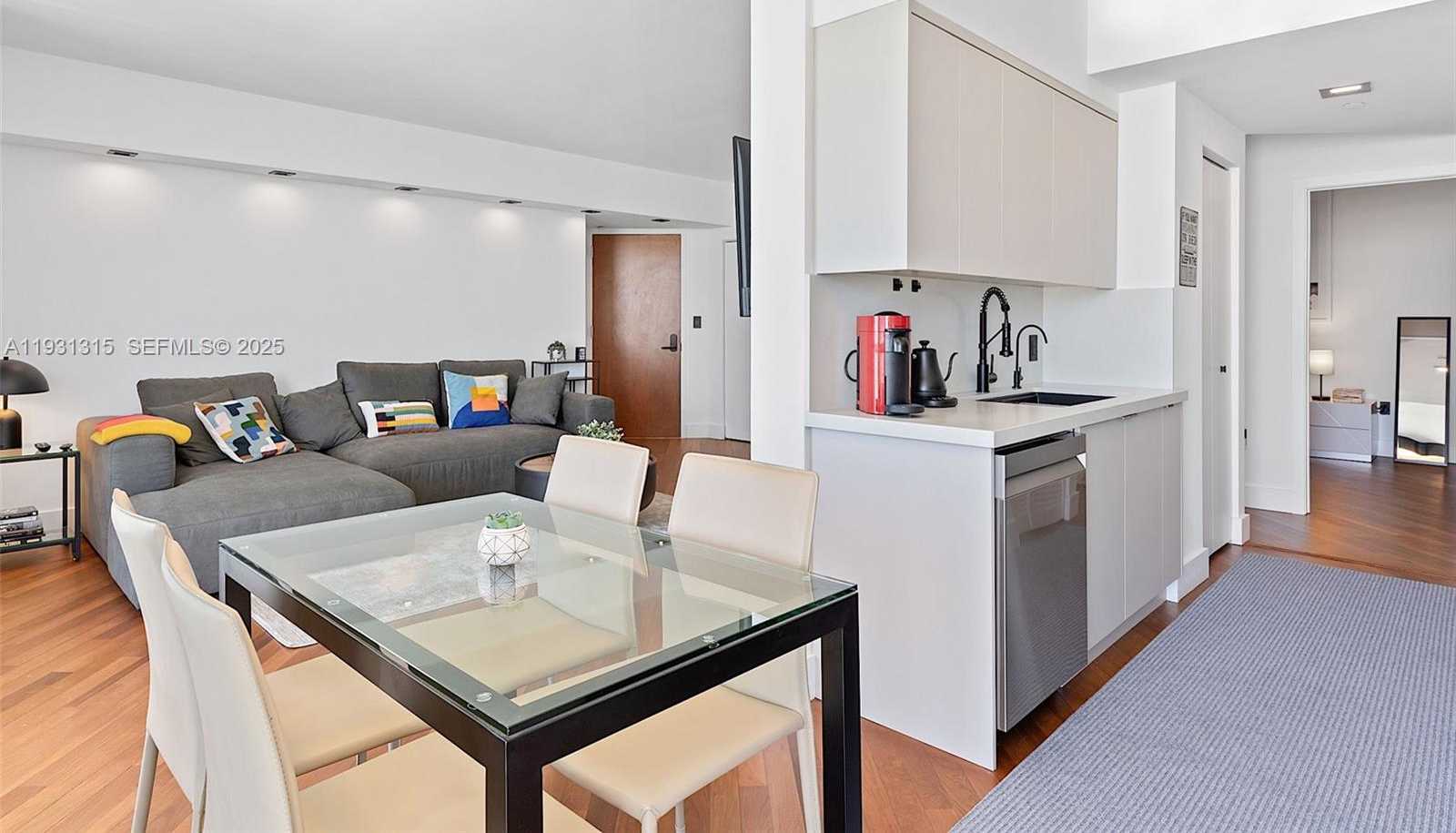 Small Image of 6365 COLLINS AVE #3911, Miami Beach Number 7