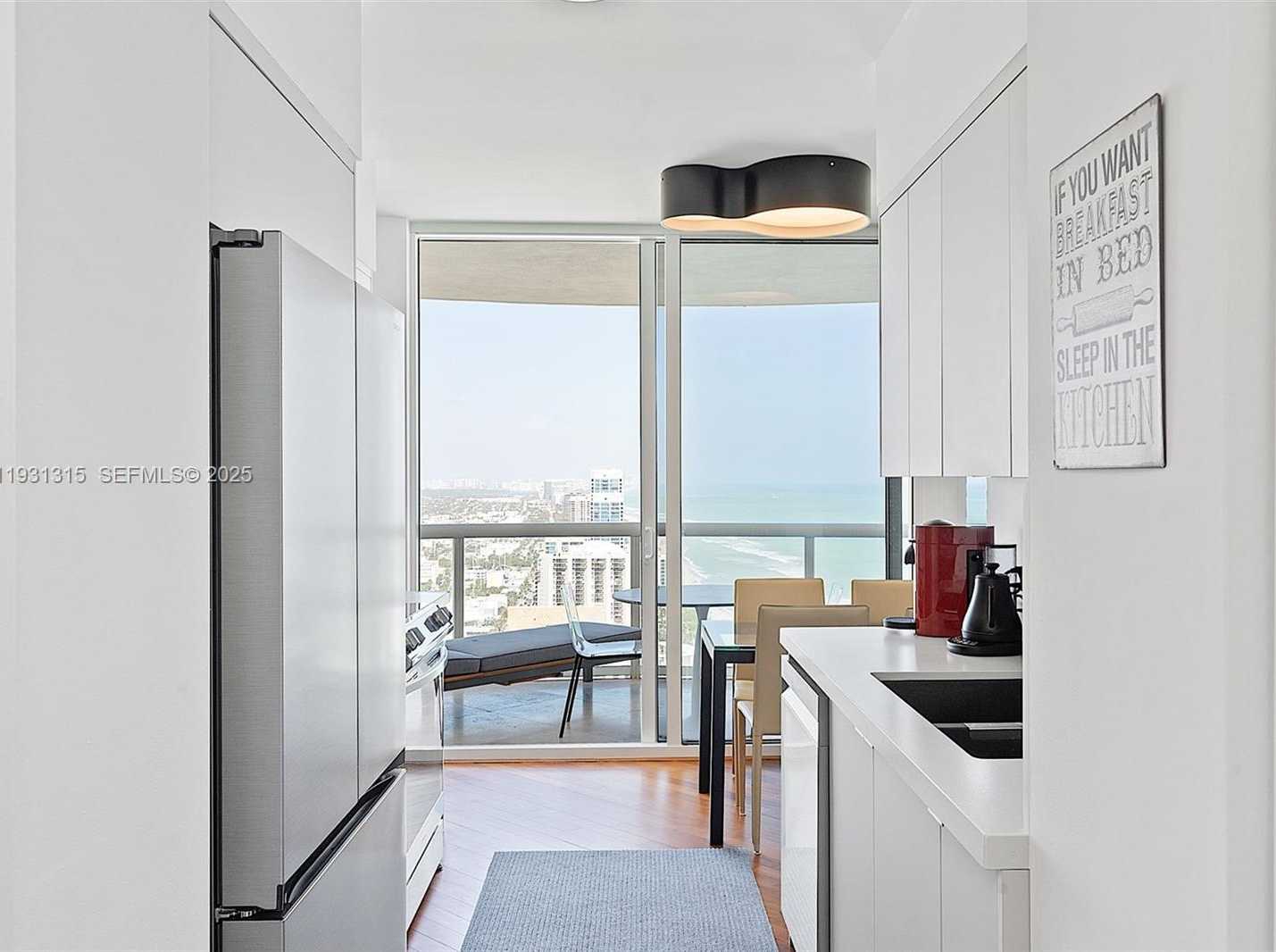 Small Image of 6365 COLLINS AVE #3911, Miami Beach Number 9