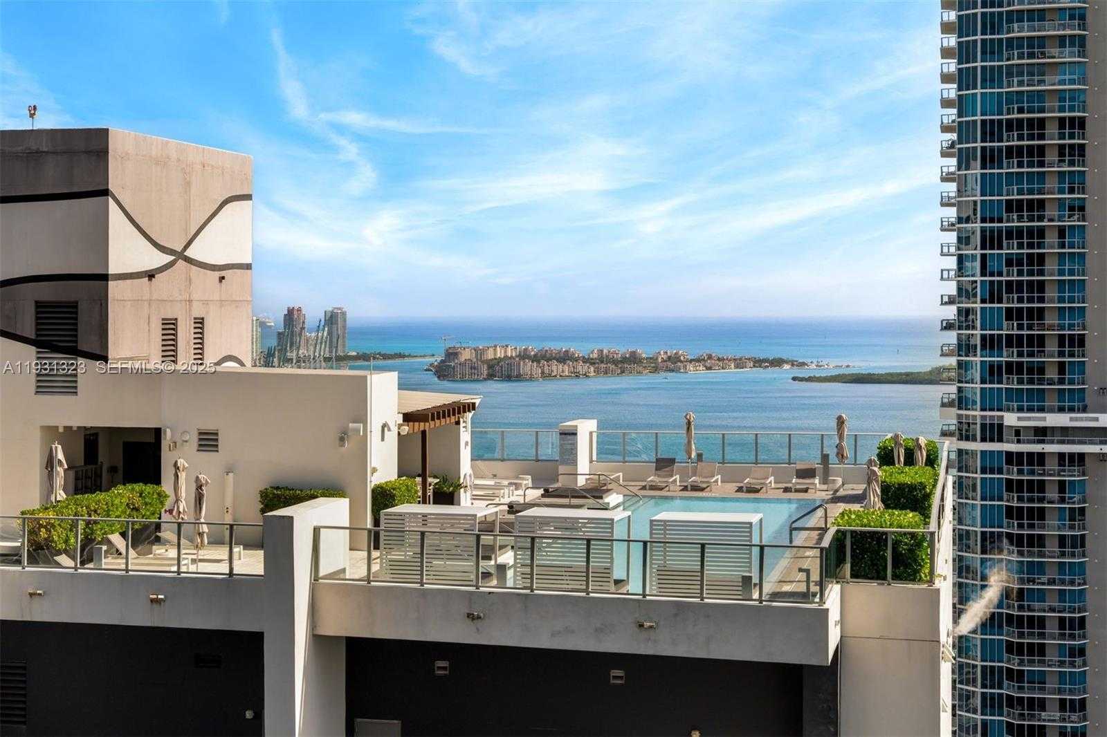 Imagen de Pequeño Objeto