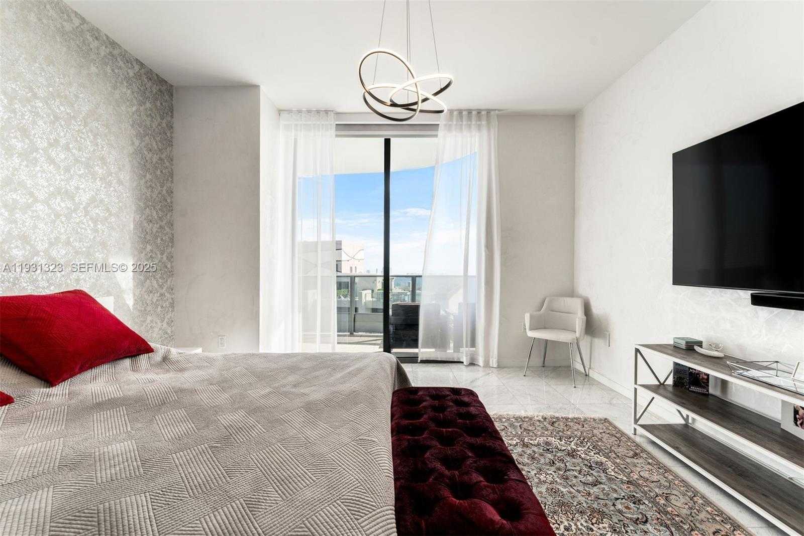 Imagen de Pequeño Objeto