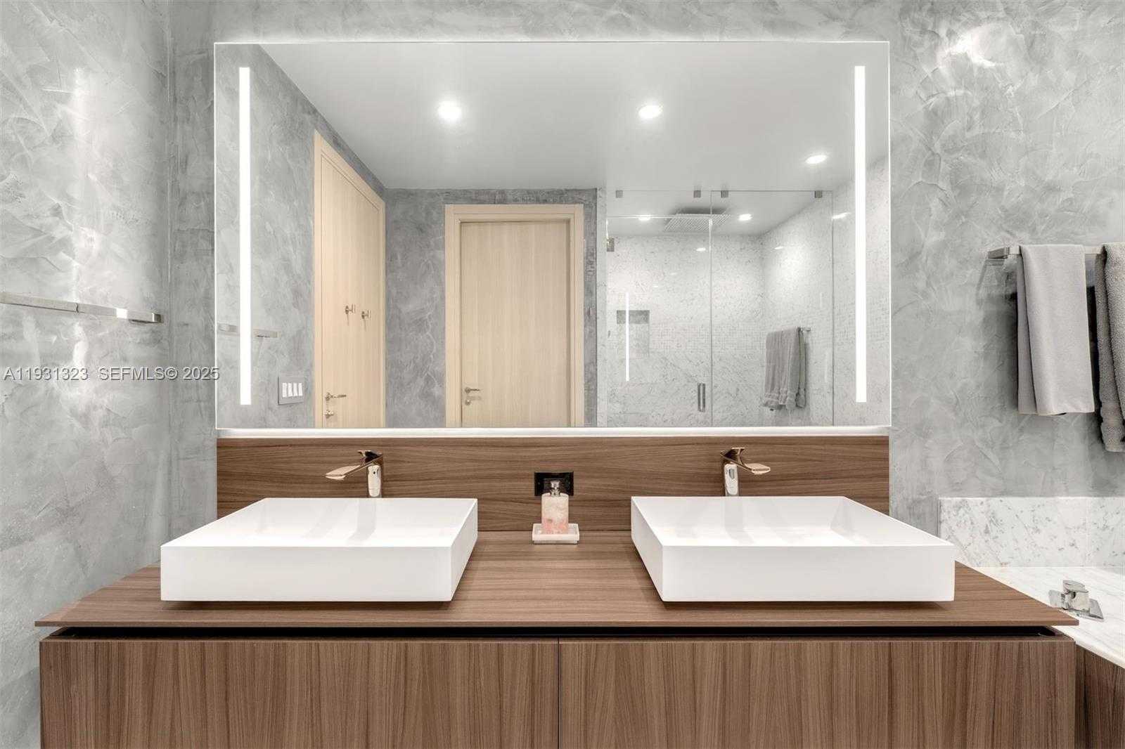 Imagen de Pequeño Objeto