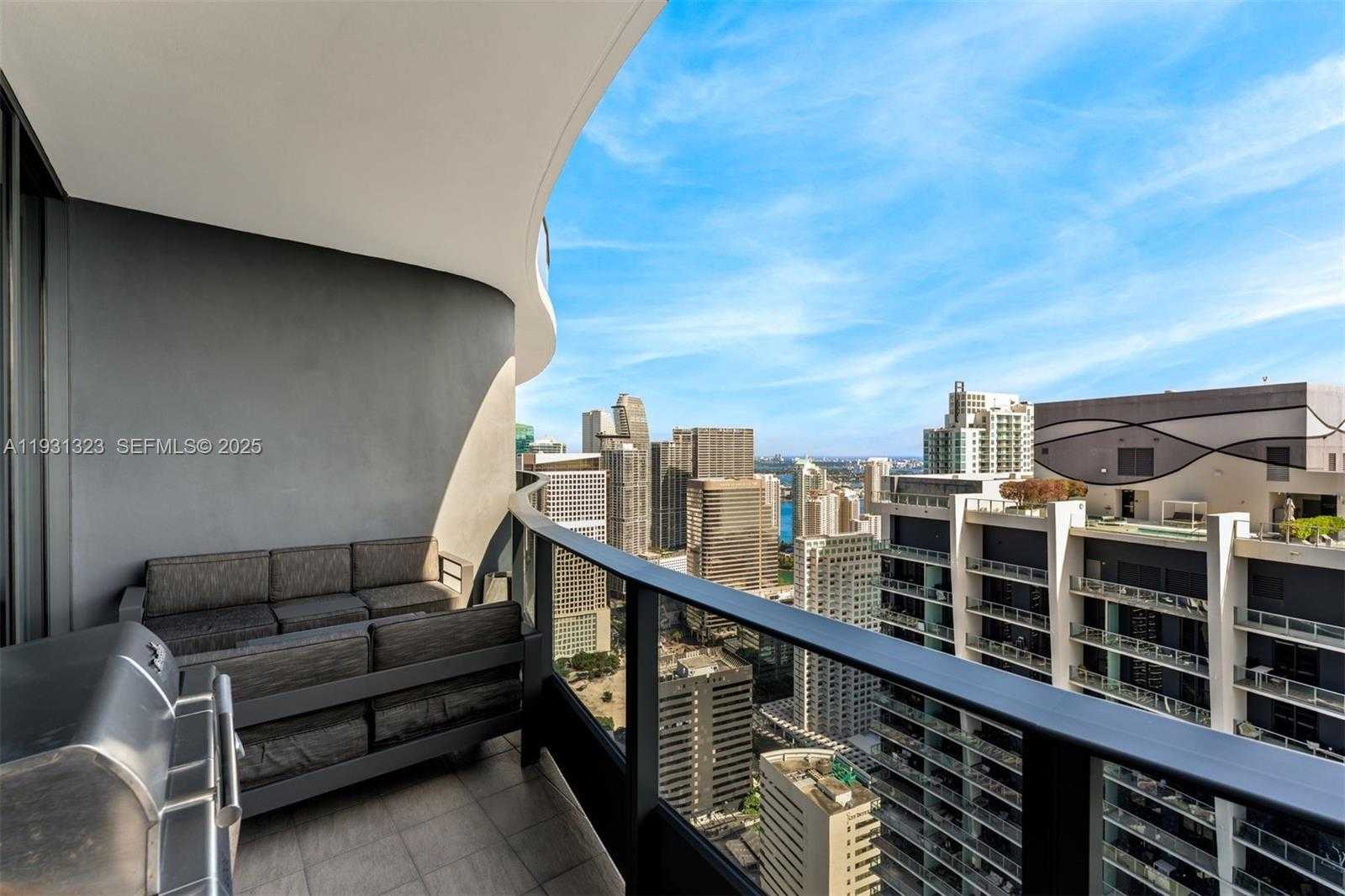 Imagen de Pequeño Objeto