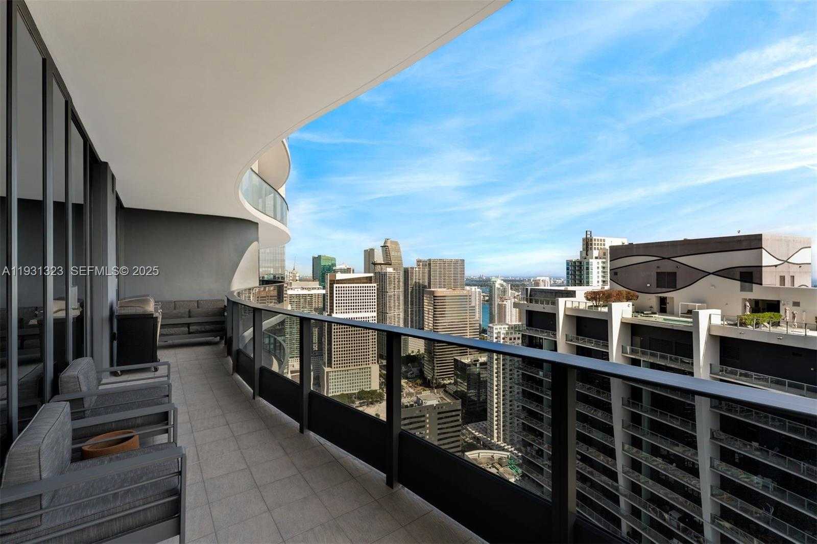 Imagen de Pequeño Objeto