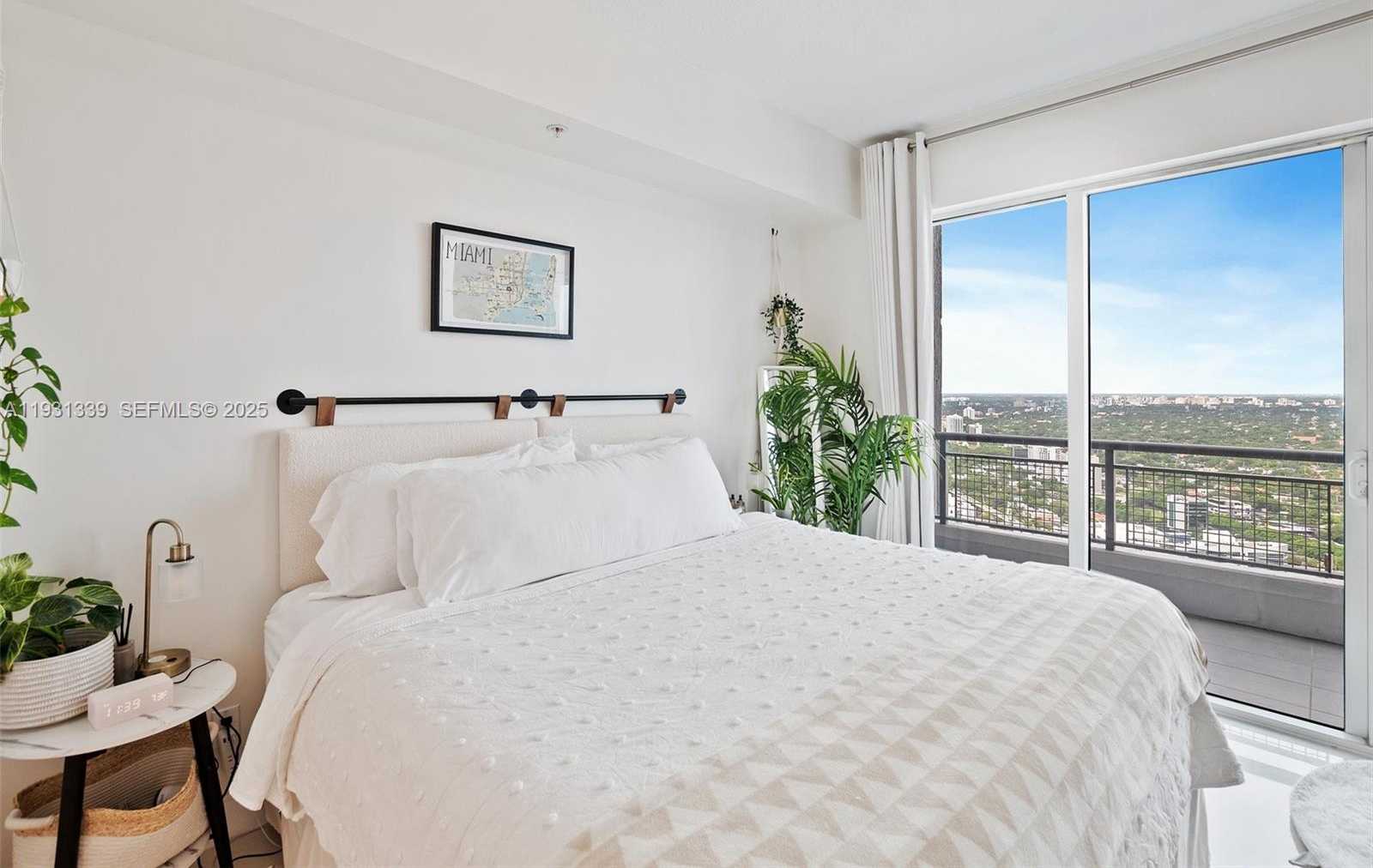 Small Image of 60 SOUTH WEST 13TH ST #3603, Miami Number 17