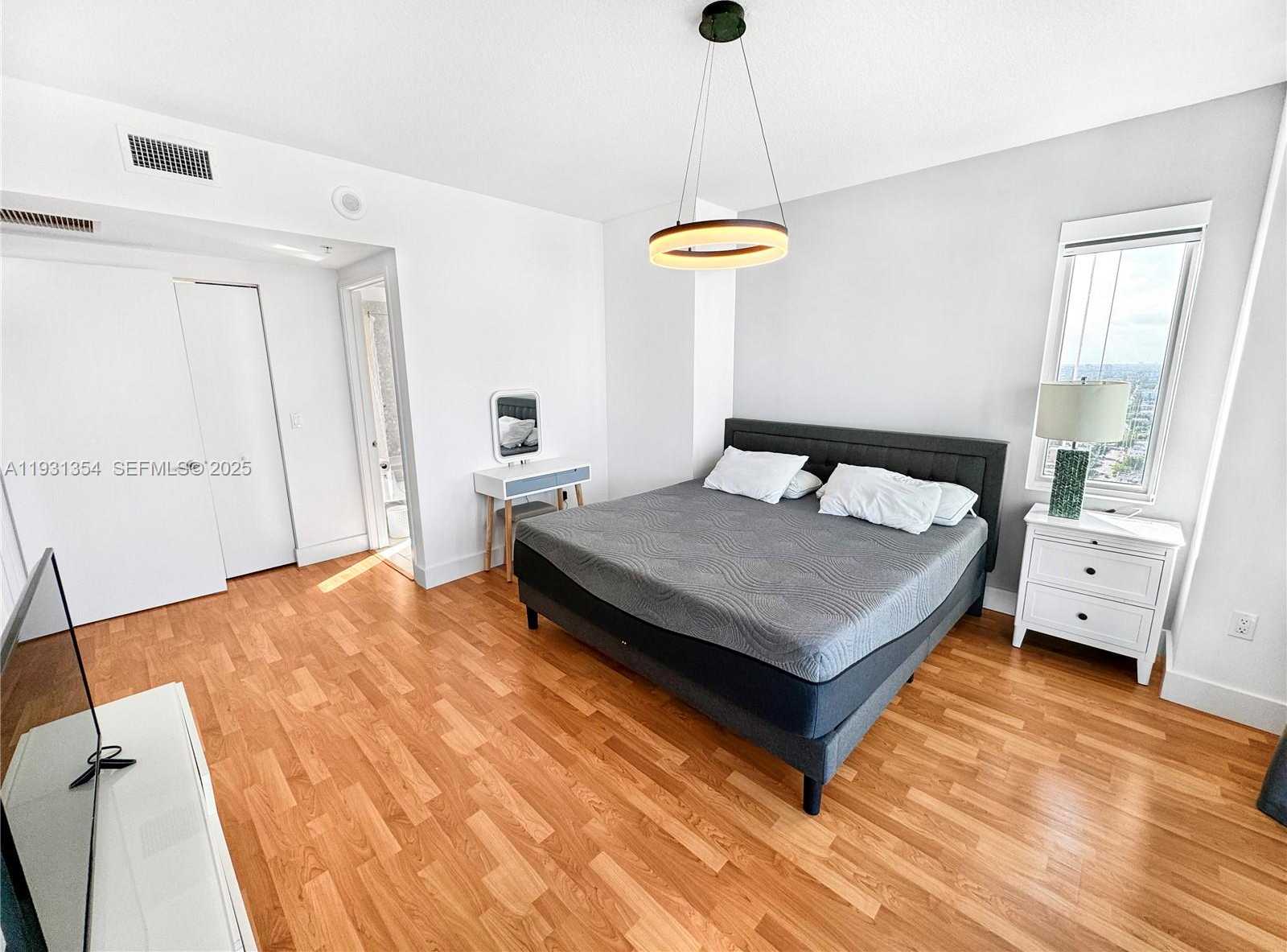 Small Image of 185 SOUTH WEST 7TH ST #2701, Miami Number 12