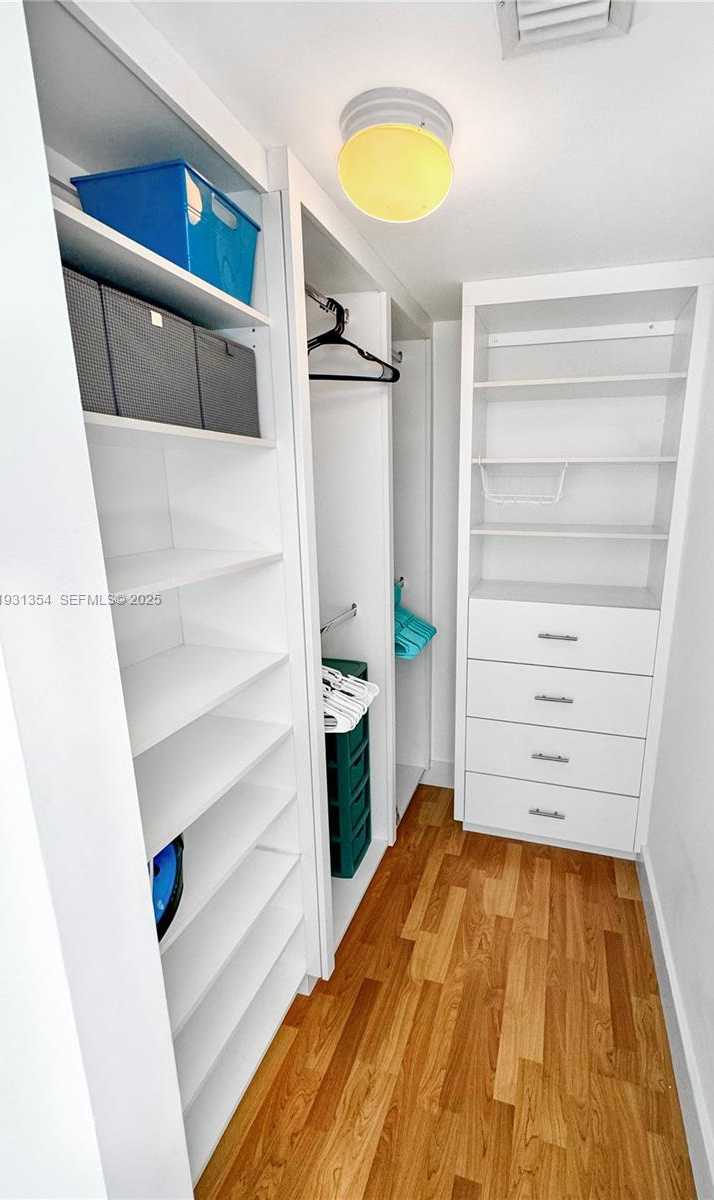 Small Image of 185 SOUTH WEST 7TH ST #2701, Miami Number 19