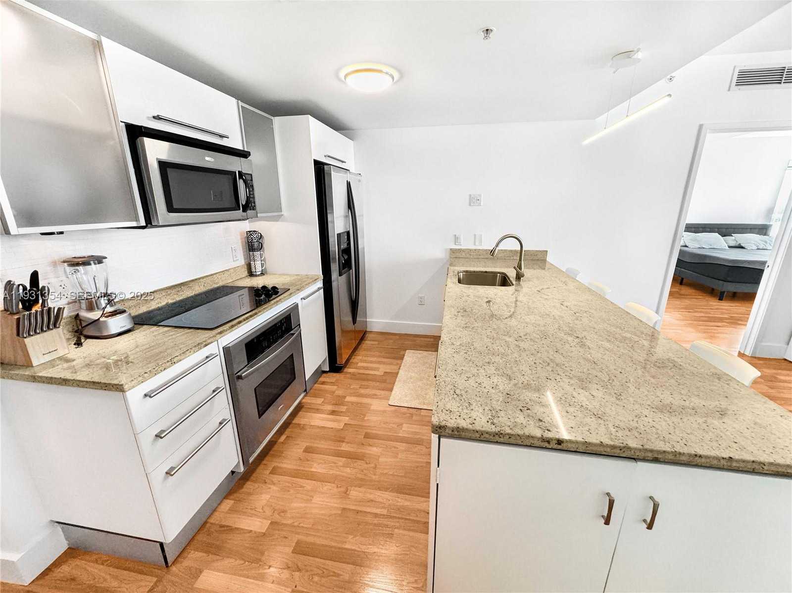 Small Image of 185 SOUTH WEST 7TH ST #2701, Miami Number 4