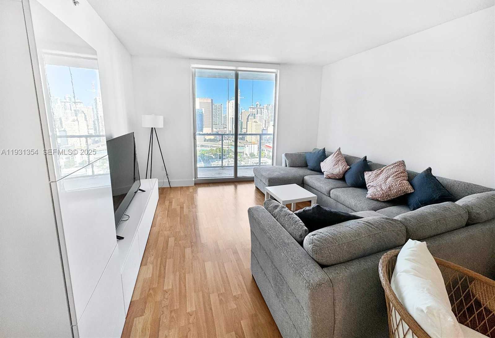 Small Image of 185 SOUTH WEST 7TH ST #2701, Miami Number 6