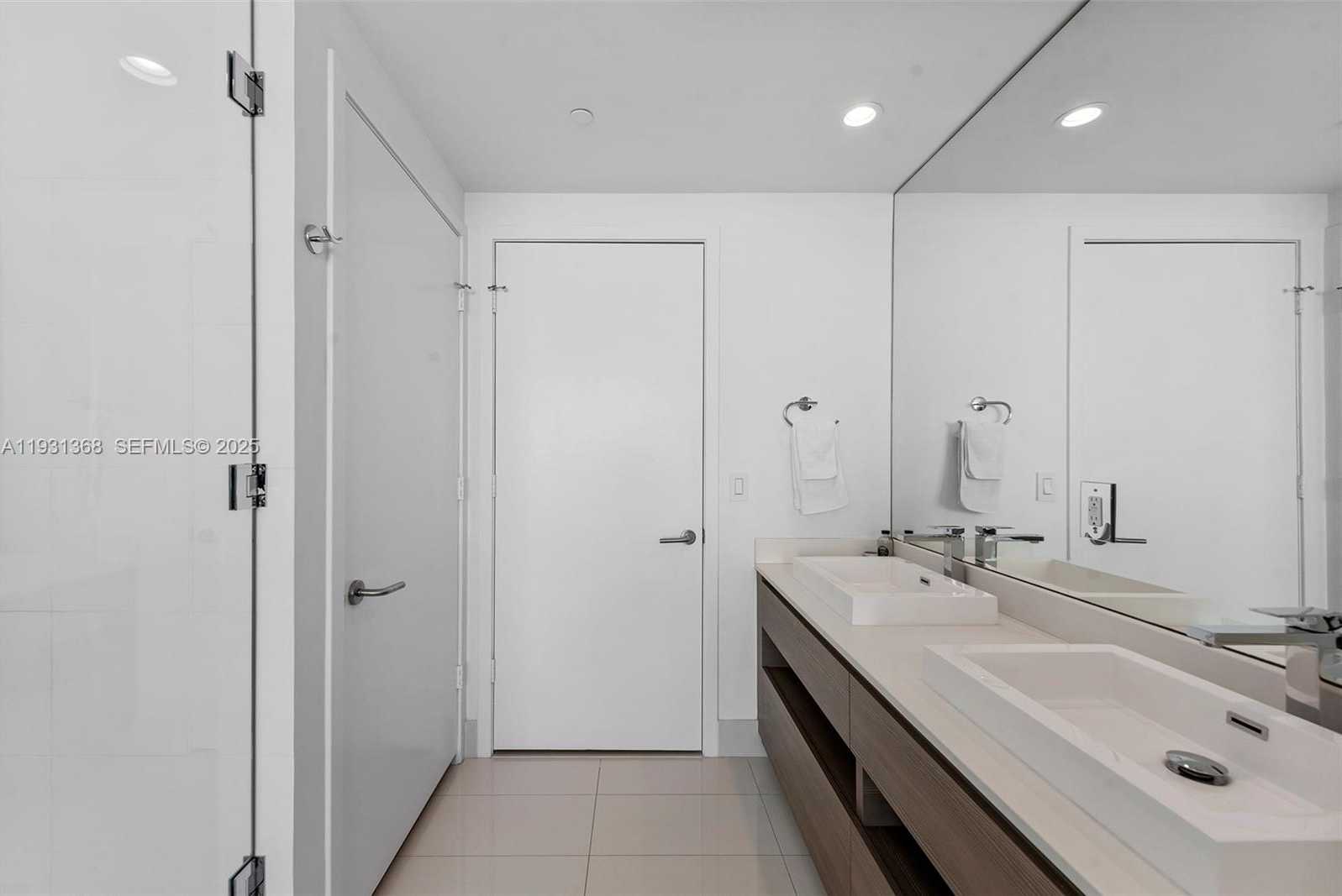 Small Image of 460 NORTH EAST 28TH ST #3903, Miami Number 31