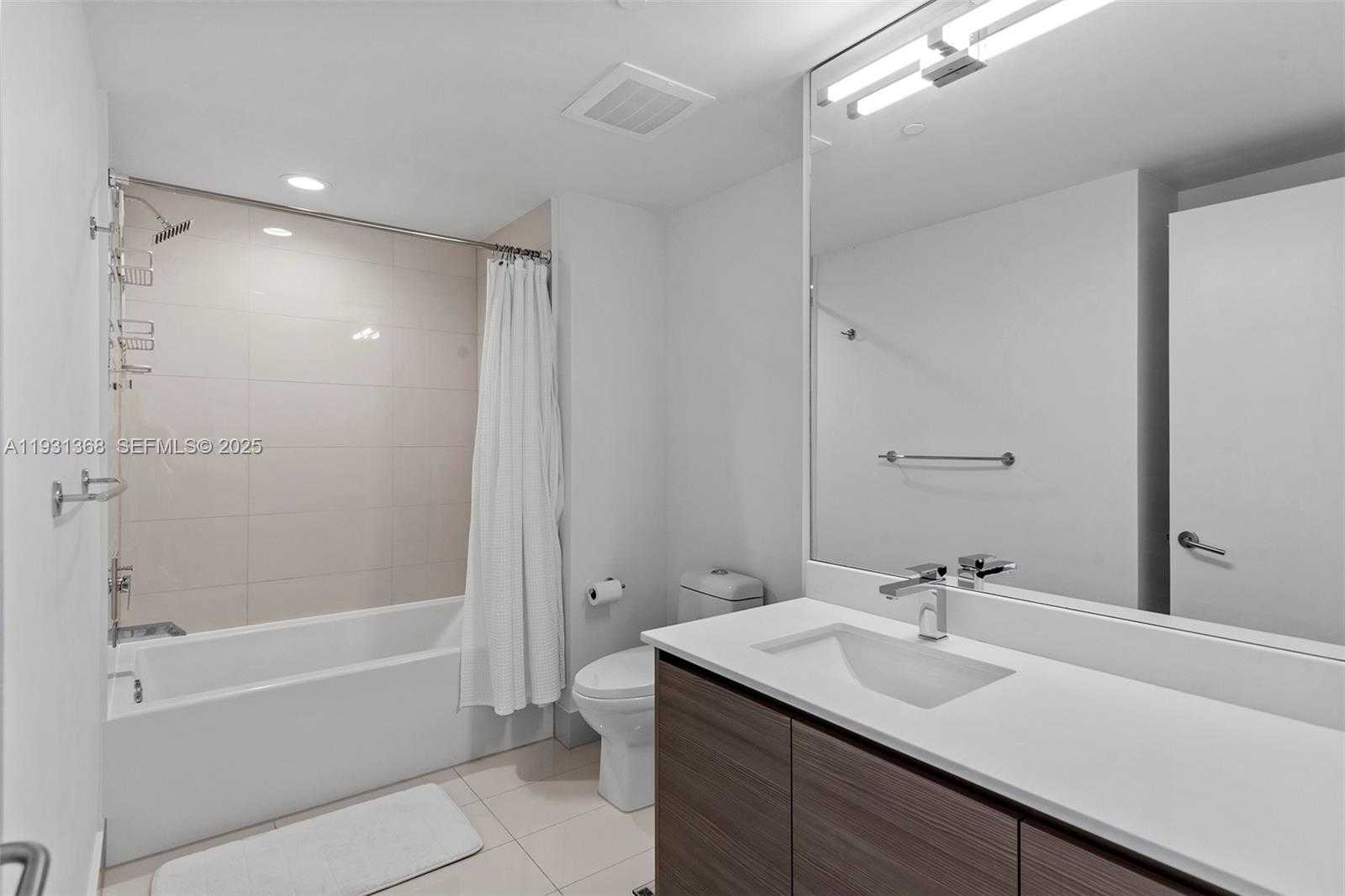 Small Image of 460 NORTH EAST 28TH ST #3903, Miami Number 39