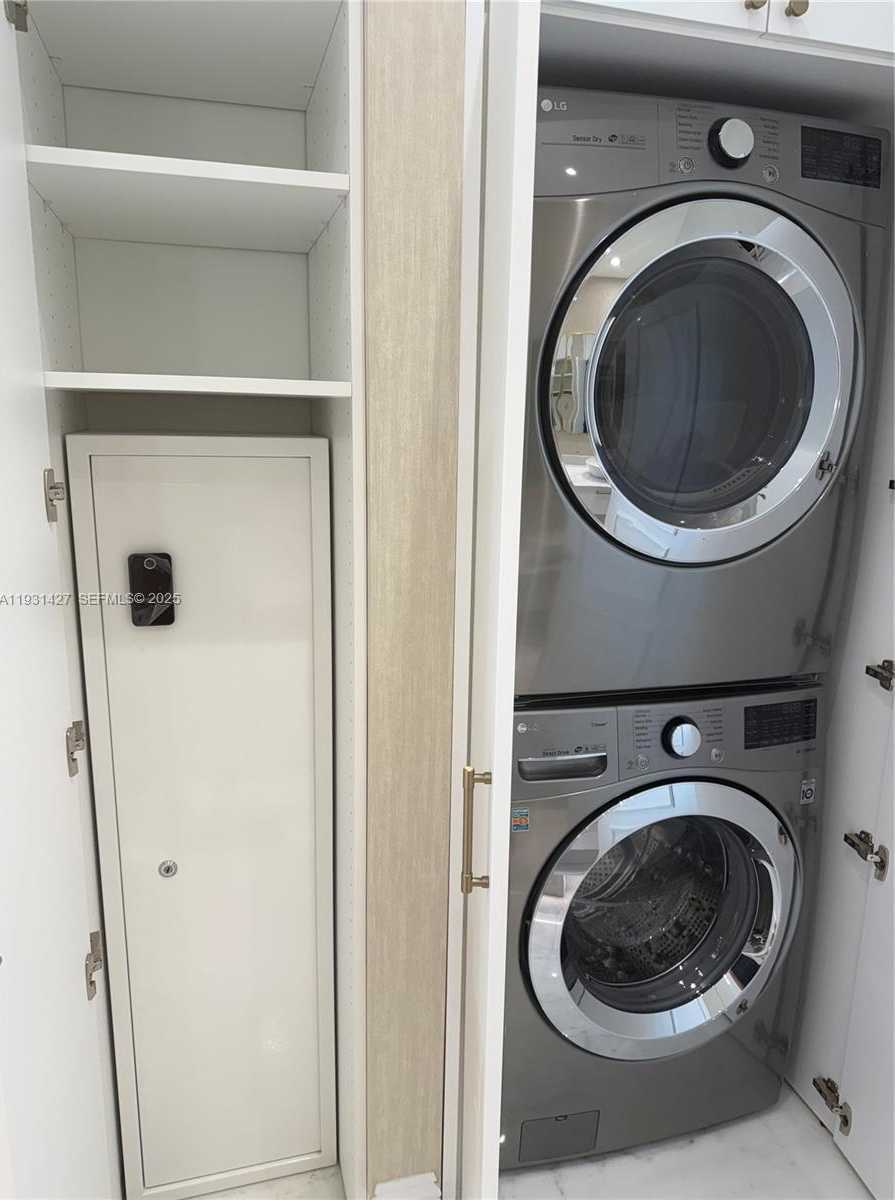 Small Image of 848 BRICKELL KEY DR #PH4003, Miami Number 10