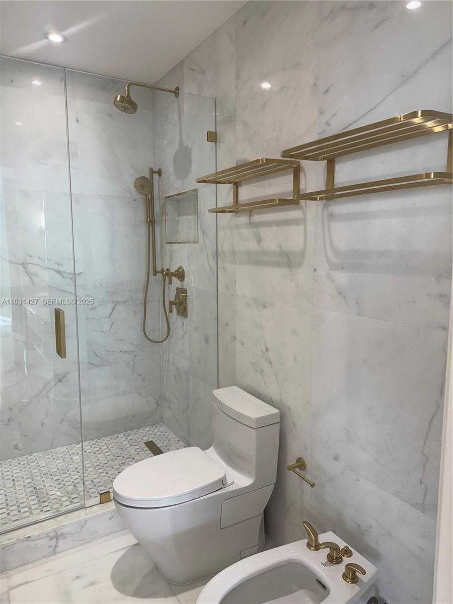 Small Image of 848 BRICKELL KEY DR #PH4003, Miami Number 11