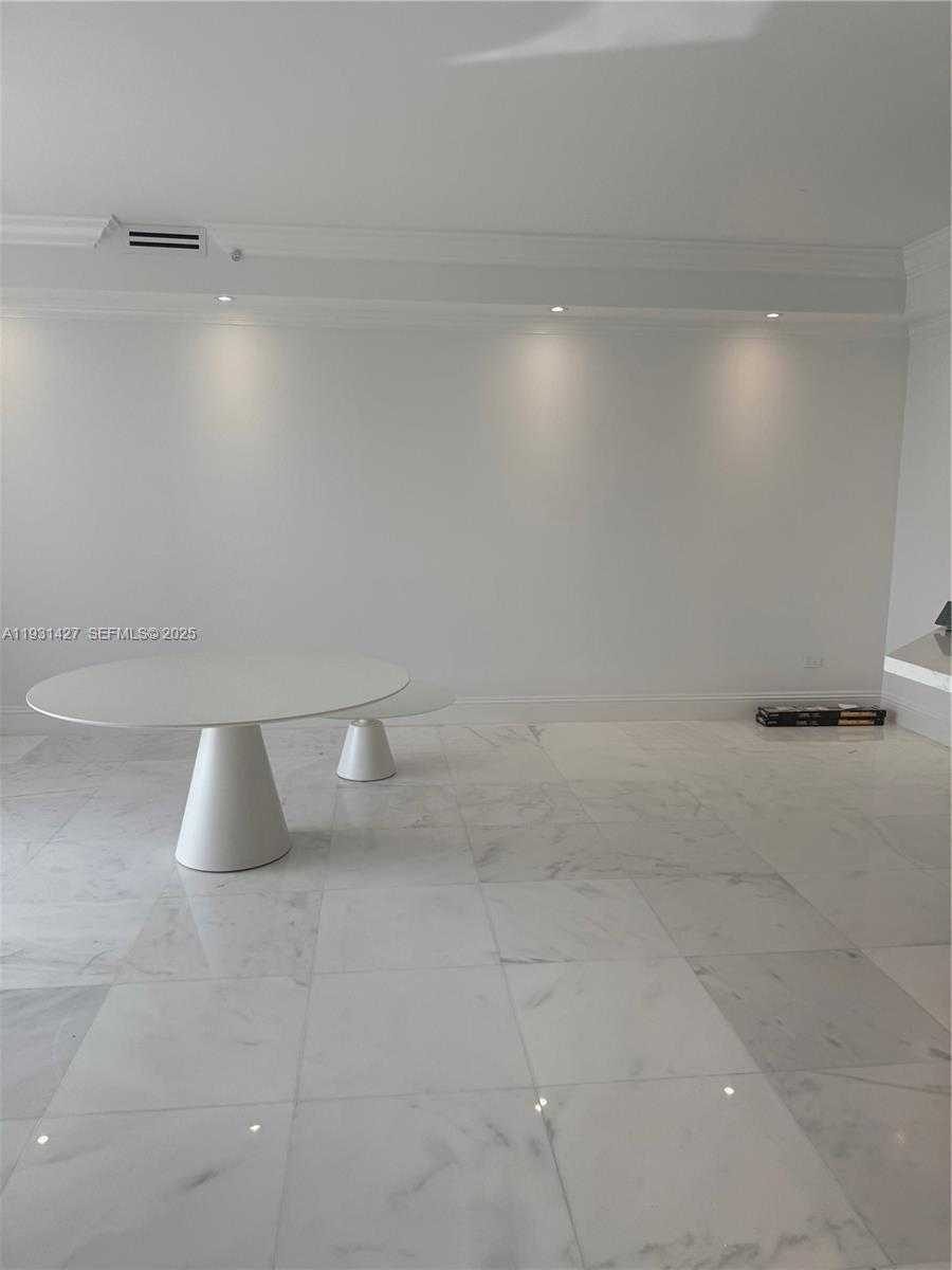Small Image of 848 BRICKELL KEY DR #PH4003, Miami Number 3