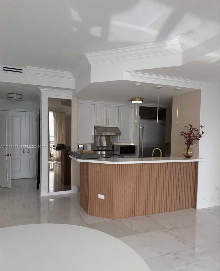 Small Image of 848 BRICKELL KEY DR #PH4003, Miami Number 6