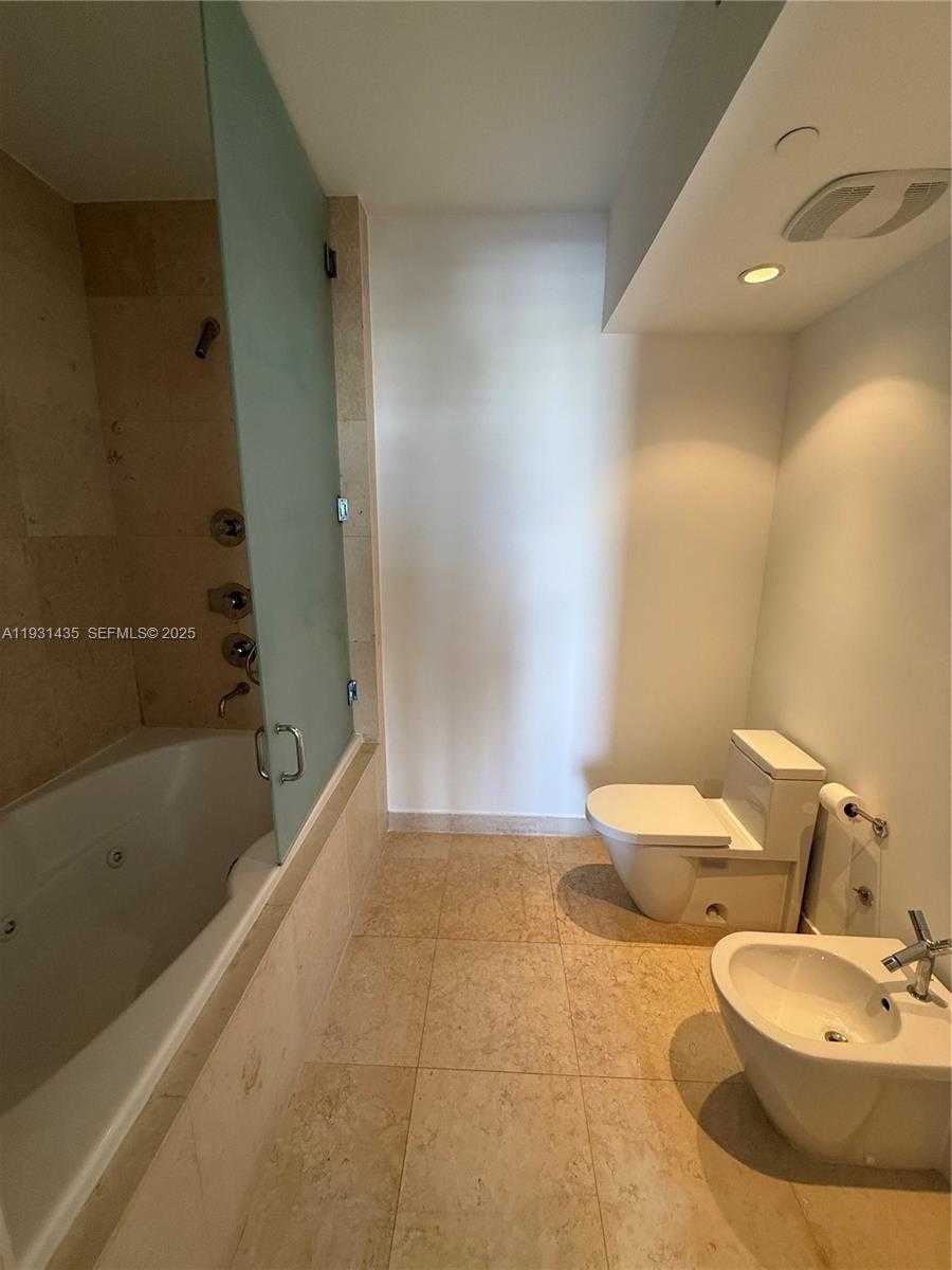 Small Image of 450 ALTON RD #2508, Miami Beach Number 12