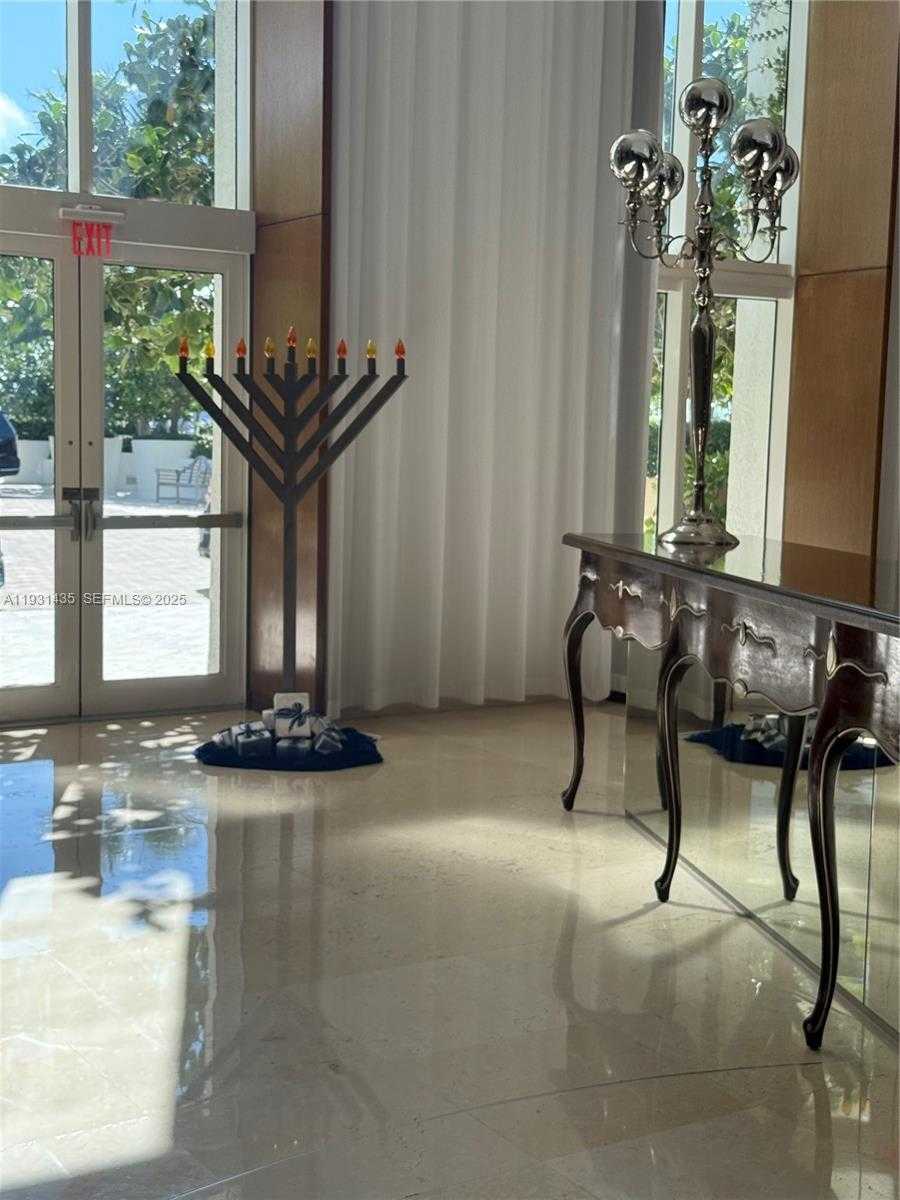 Small Image of 450 ALTON RD #2508, Miami Beach Number 2