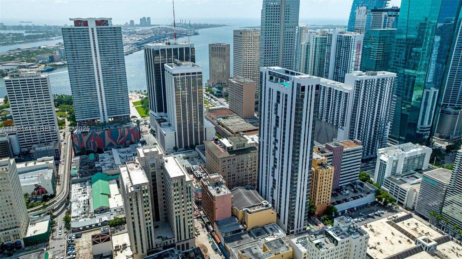 Small Image of 151 SOUTH EAST 1ST ST #401, Miami Number 33