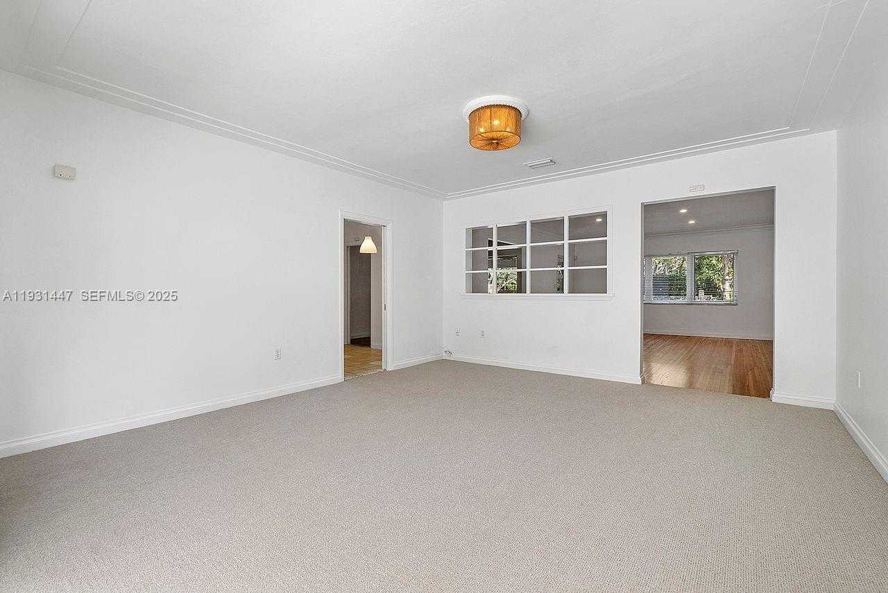 Small Image of 6820 GRANADA BLVD, Coral Gables Number 10