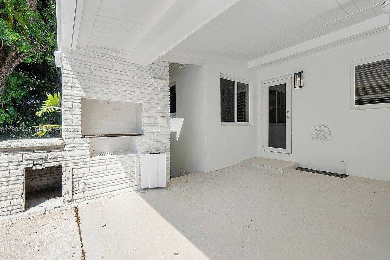 Small Image of 6820 GRANADA BLVD, Coral Gables Number 21