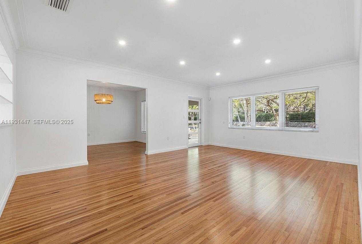 Small Image of 6820 GRANADA BLVD, Coral Gables Number 5