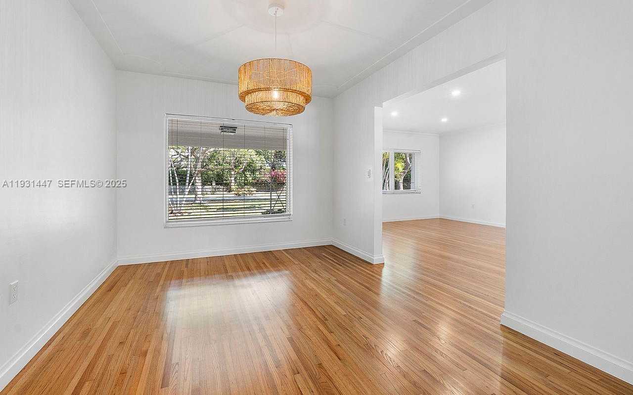 Small Image of 6820 GRANADA BLVD, Coral Gables Number 8